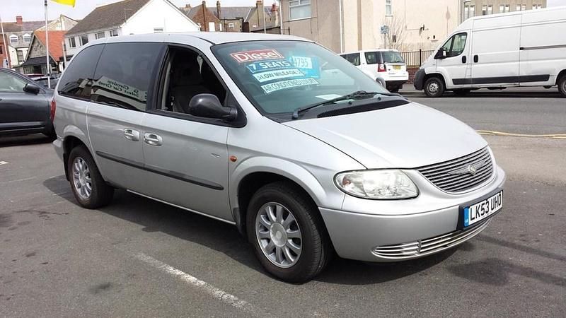 Used Chrysler Voyager 143 HP (105 kW) 2004 Silver MPV