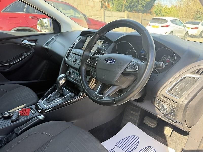 Używany Ford Focus Titanium 125 KM (91 kW) 2017 Niebieski Hatchback