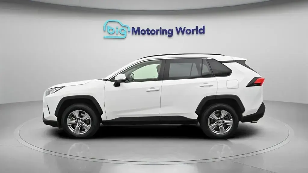Used Toyota RAV4 Hybrid 218 HP (160 kW) 2022 White SUV
