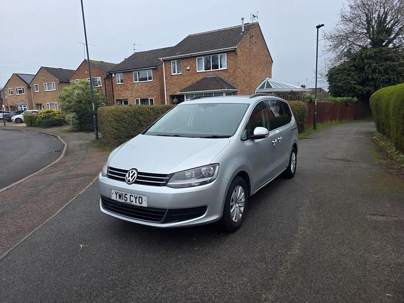 Usado VW Sharan SE 140 HP (102 kW) 2015 Prateado Monovolume