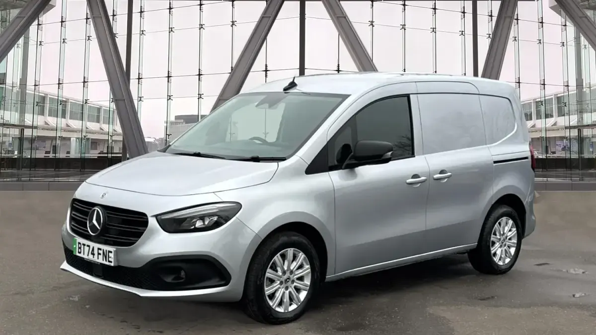 Usado Mercedes eCitan Premium 89 kW (122 HP) 2025 Prateado Van