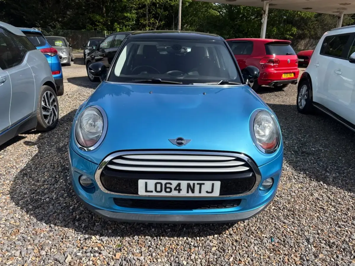 Gebraucht Mini Cooper Hatch 136 PS (100 kW) 2014 Blau Kleinwagen