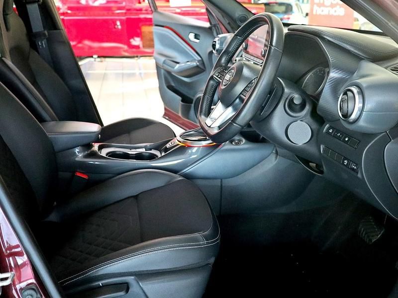 Used Nissan Juke Tekna 117 HP (86 kW) 2019 Red SUV