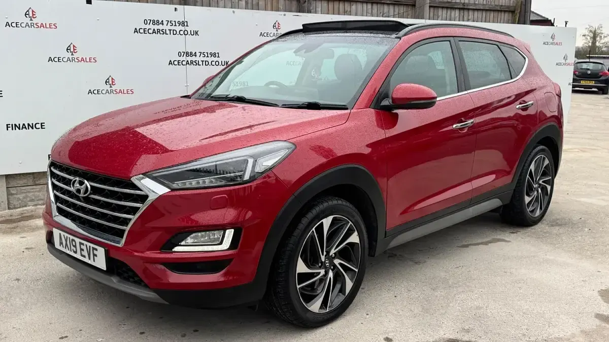 Used Hyundai Tucson Premium SE 136 HP (100 kW) 2019 Red SUV