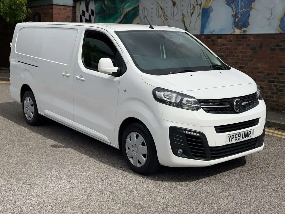 Gebraucht Vauxhall Vivaro Sportive 100 PS (73 kW) 2019 Weiß Van / Kleinbus