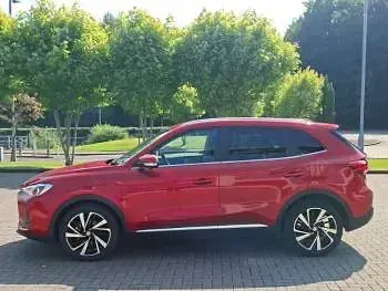 Used MG ZS Trophy 196 HP (144 kW) 2025 Red SUV