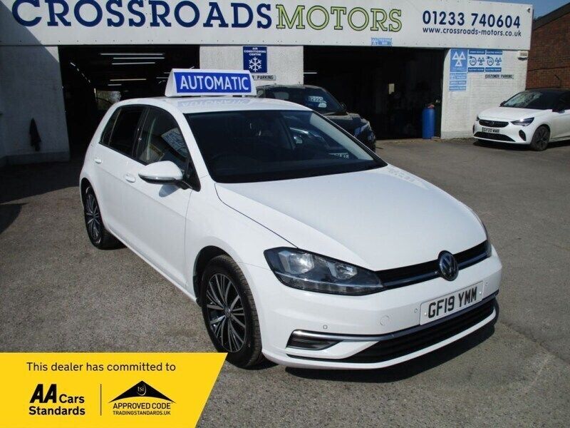 White Used 2019 VW Golf VII SE Hatchback | £15,795 (A bit pricey) - Image 1/4