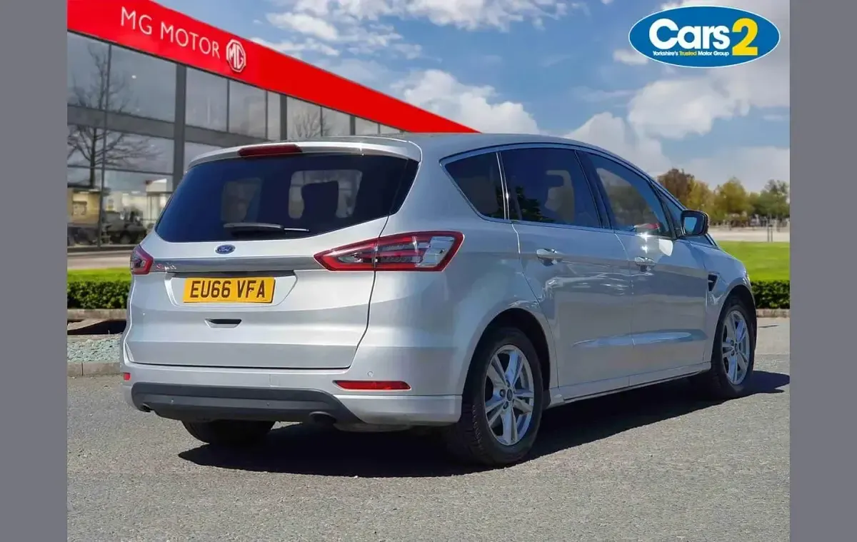 Used Ford S-MAX Titanium 147 HP (108 kW) 2016 Silver MPV