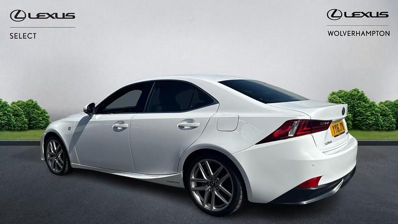 Used Lexus IS300h Sport Line 223 HP (164 kW) 2016 White Sedan