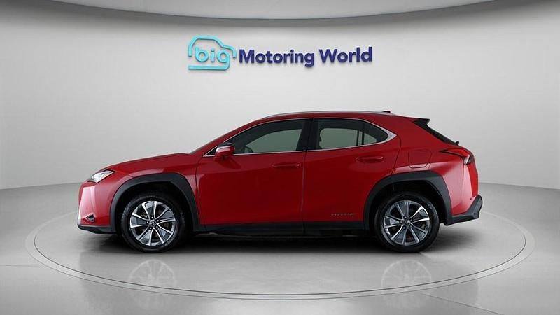 Usado Lexus UX 300e 150 kW (204 HP) 2022 SUV