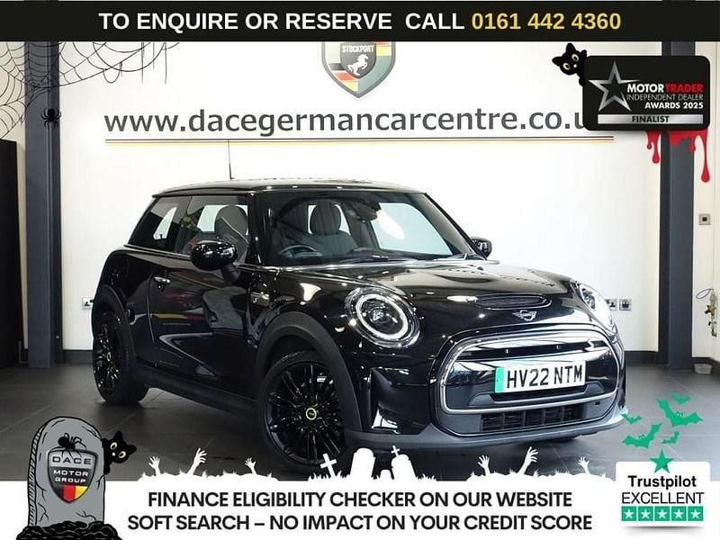 Black Used 2022 Mini Cooper SE Hatch Hatchback | £13,395 (Fair price) - Image 1/4
