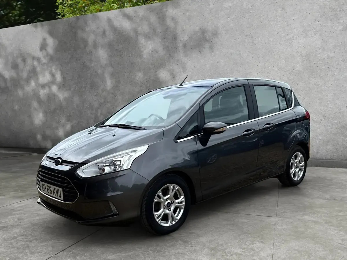 Used Ford B-MAX Zetec 105 HP (77 kW) 2016 Grey MPV