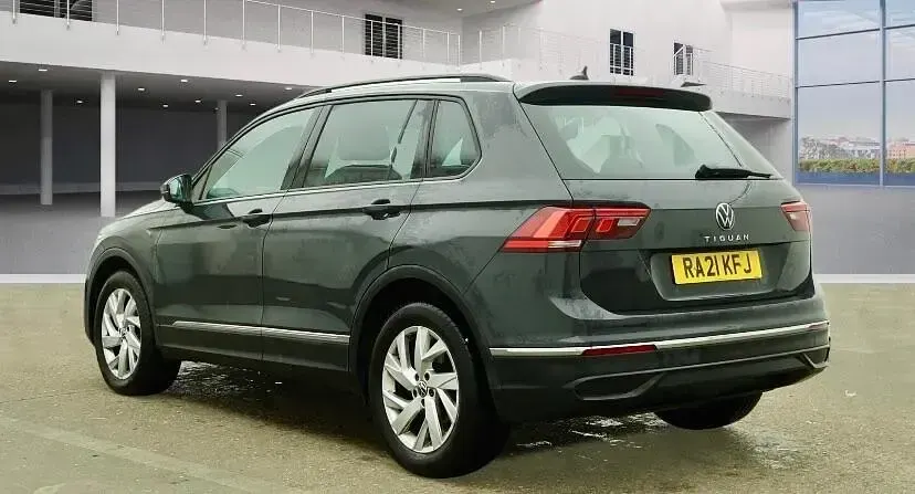 Used VW Tiguan Life 150 HP (110 kW) 2021 Grey SUV