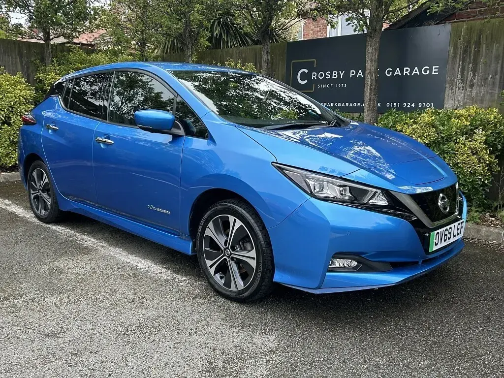 Used Nissan Leaf Tekna 160 kW (218 HP) 2019 Blue Hatchback