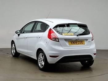 Used Ford Fiesta Zetec 82 HP (60 kW) 2014 White Hatchback