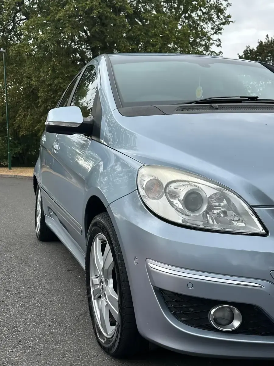 Used Mercedes B180 SE 2010 Blue MPV
