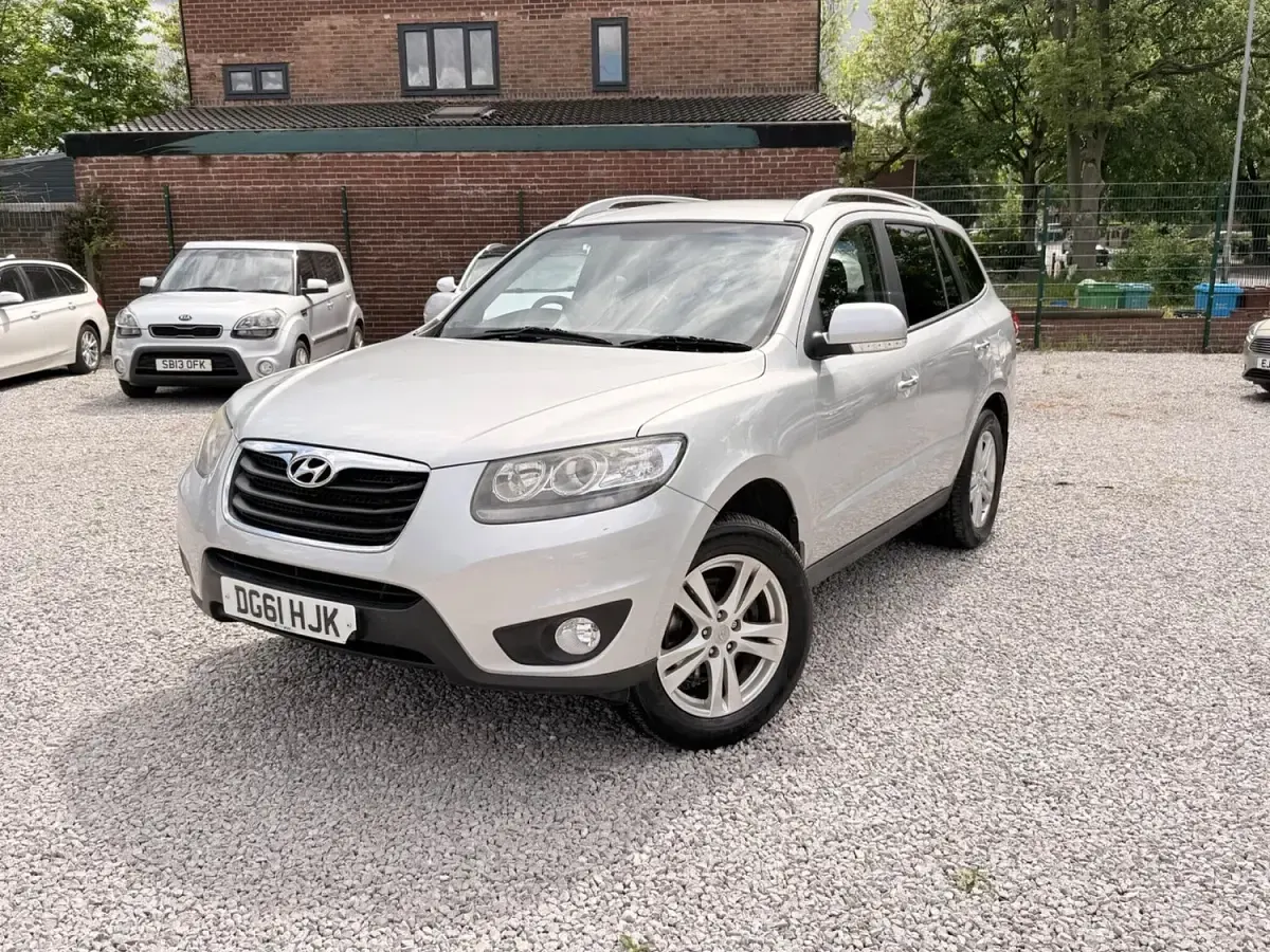 Used Hyundai Santa Fe Premium 197 HP (144 kW) 2011 Silver SUV
