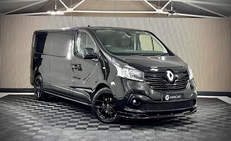 Begagnad Renault Trafic 2017 Svart Minibuss