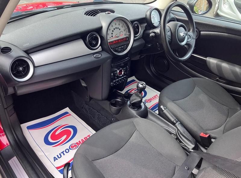 Used Mini ONE Hatch 98 HP (72 kW) 2011 Red Hatchback