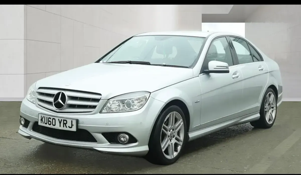 Used Mercedes C180 156 HP (114 kW) 2011 Silver Sedan