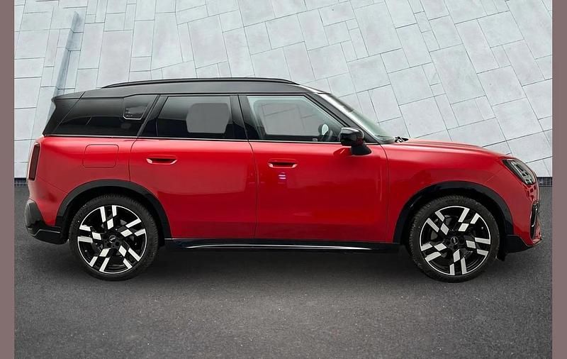 Used Mini Countryman Sport 218 HP (160 kW) 2025 Red SUV