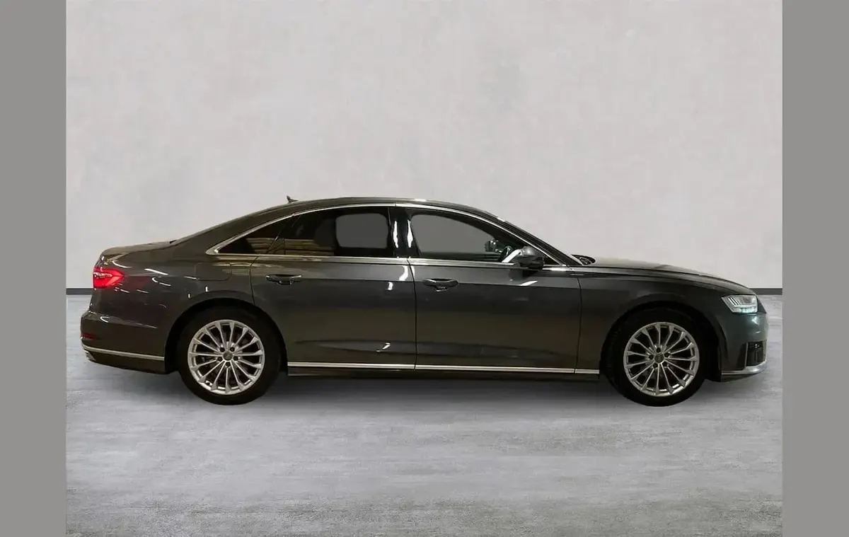 Begagnad Audi A8 S-Line 286 HK (210 kW) 2021 Grå Sedan