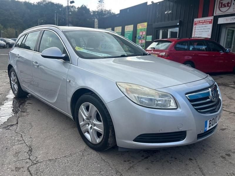 Used Vauxhall Insignia 160 HP (117 kW) 2010 Silver Estate