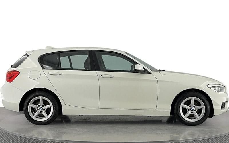 Used BMW 116 Comfort Edition 116 HP (85 kW) 2019 White Hatchback