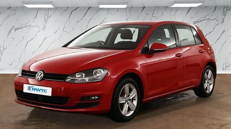 Used VW Golf VII Match 105 HP (77 kW) 2015 Red Hatchback