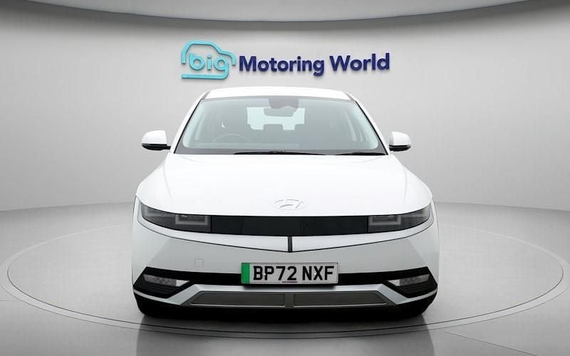 Used Hyundai Ioniq SE 125 kW (170 HP) 2023 White Hatchback