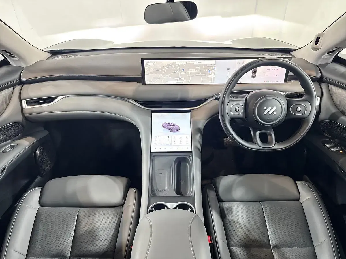 Used MG IM6 572 kW (778 HP) 2025 Rembrandt grey SUV