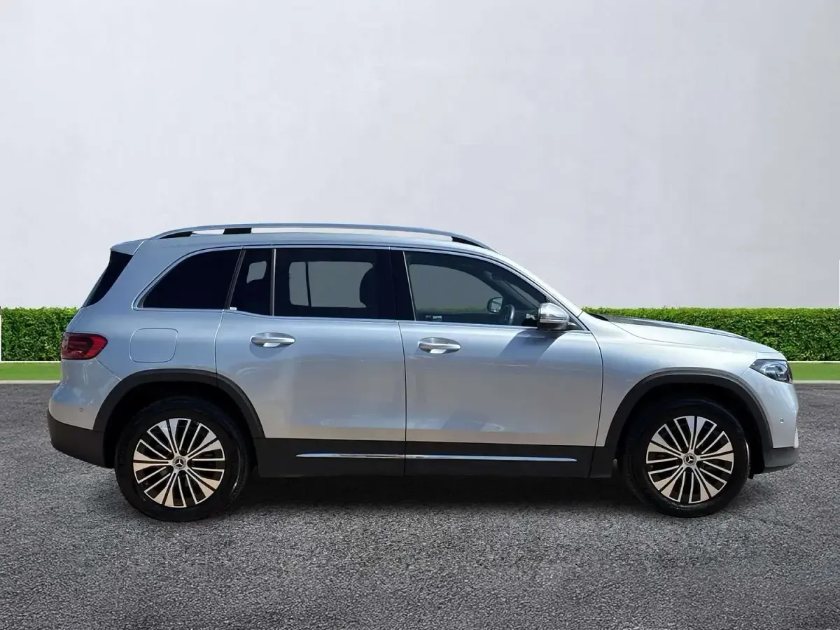 Used Mercedes EQB250+ Executive 139 kW (190 HP) 2025 Silver SUV
