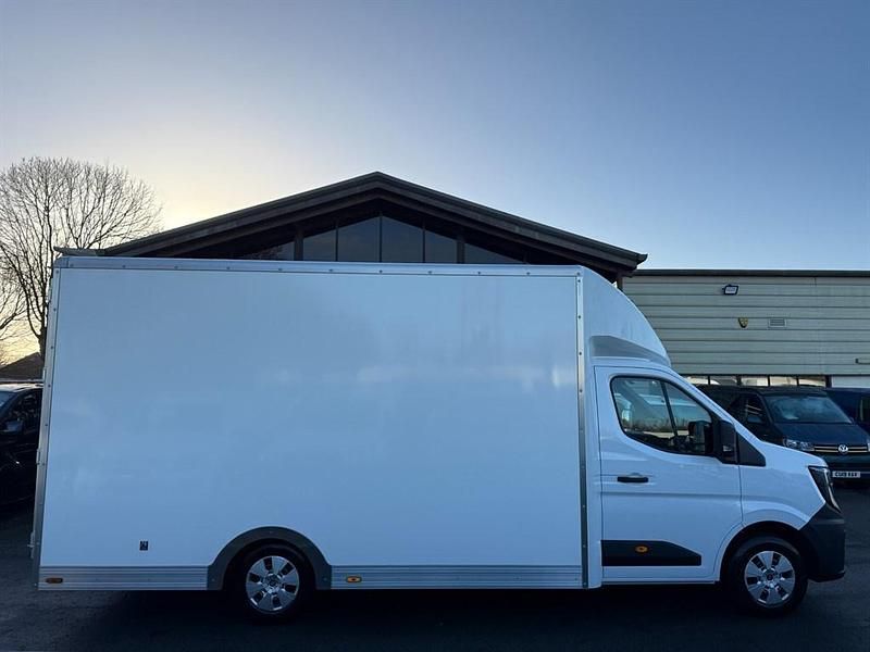 New Renault Master 150 HP (110 kW) 2025 White MPV