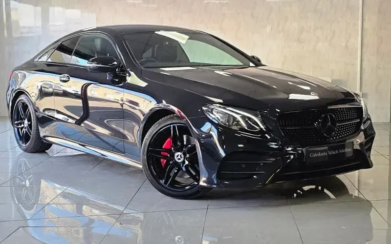 Usado Mercedes E220 AMG line 194 HP (142 kW) 2018 Coupé
