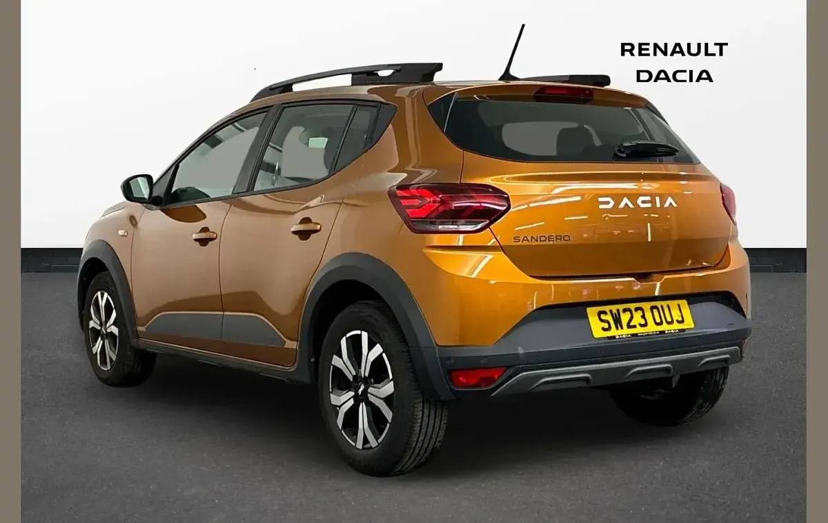 Used Dacia Sandero Journey 90 HP (66 kW) 2023 Orange Hatchback