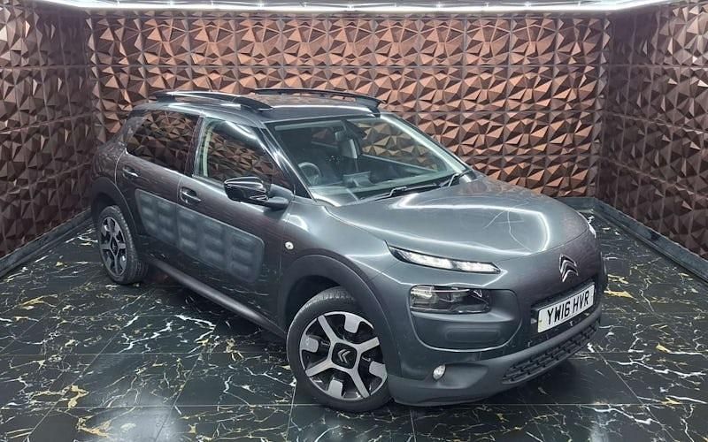 Used 2017 Citroën C4 Cactus Flair Hatchback | £3,799 (Good price) - Image 1/4