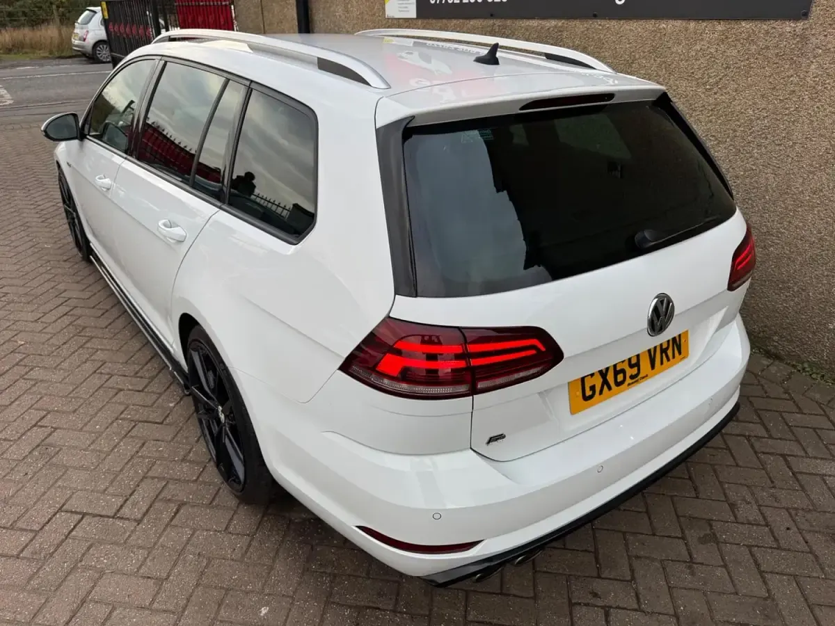 Used VW Golf VII R 300 HP (220 kW) 2019 White Estate