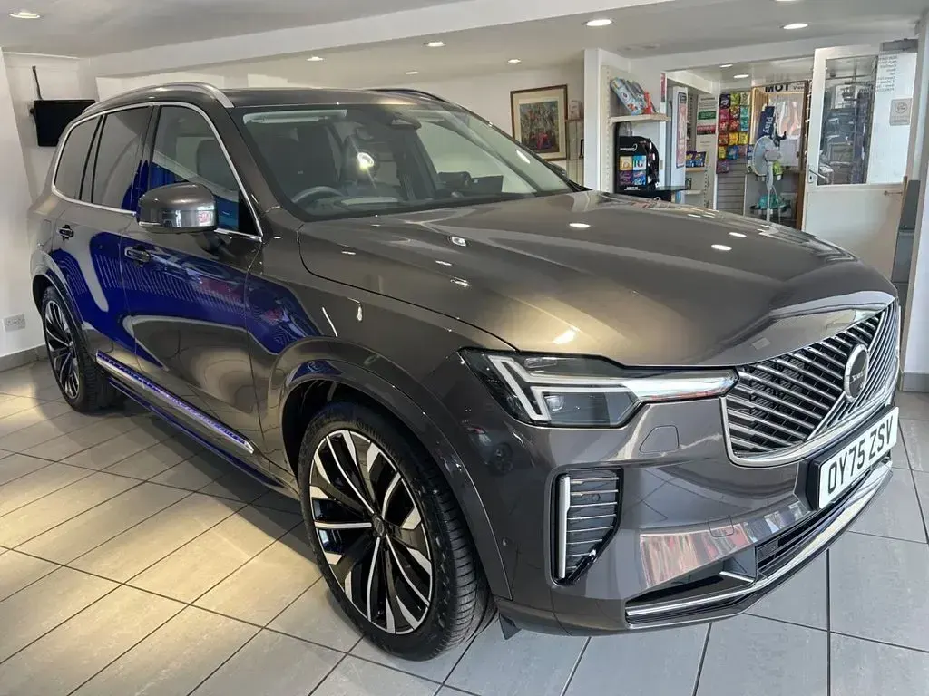 Used Volvo XC90 Ultra 250 HP (183 kW) 2025 Grey SUV