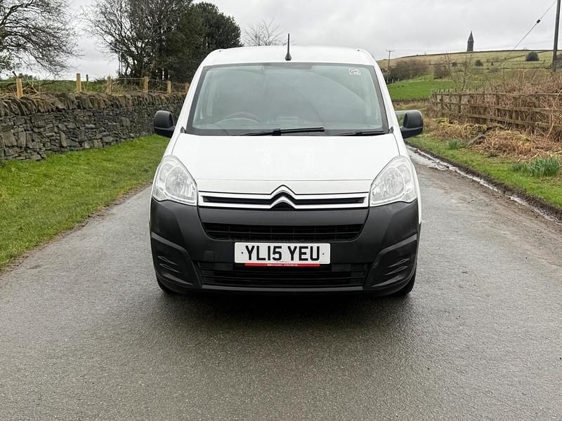 Used Citroën Berlingo 75 HP (55 kW) 2015 White MPV
