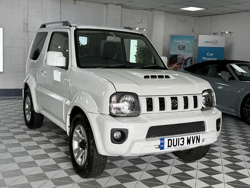 Used Suzuki Jimny SZ4 85 HP (62 kW) 2013 White SUV