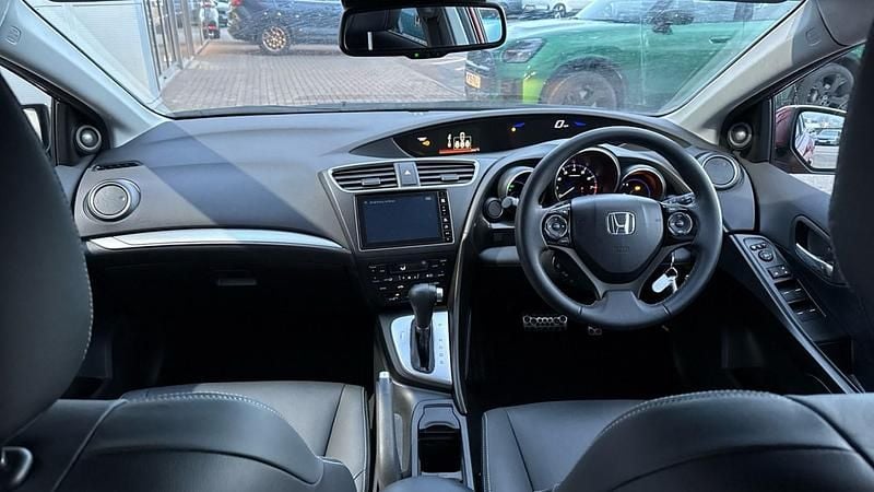 Used Honda Civic SR 2017 Red Estate