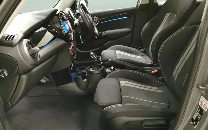 Usado Mini Cooper S Classic 178 HP (130 kW) 2022 Citadino