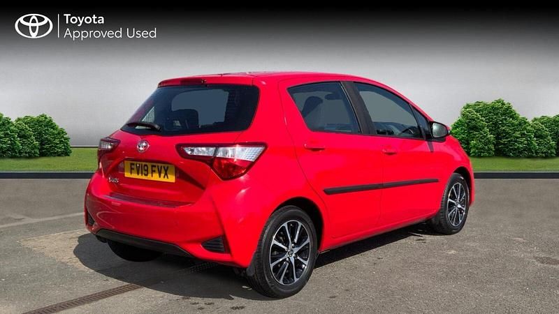 Used Toyota Yaris 111 HP (81 kW) 2019 Chilli red Hatchback