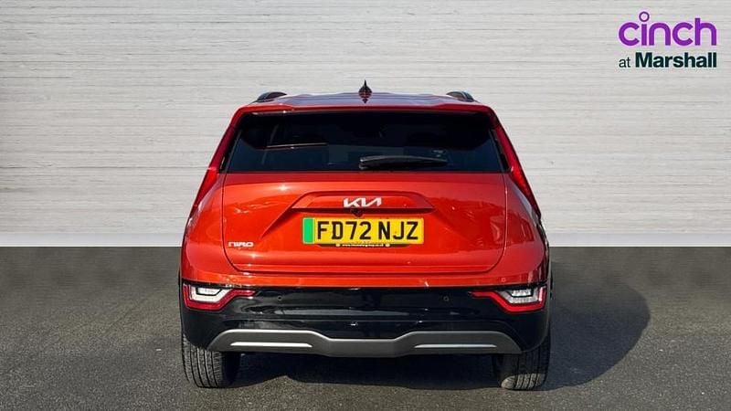 Used Kia e-Niro 147 kW (201 HP) 2022 Orange SUV