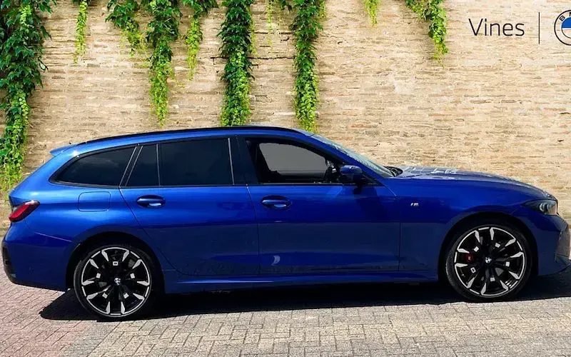 Used BMW 330e M Sport 292 HP (214 kW) 2025 Blue Estate