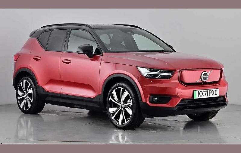Fusion red Used 2021 Volvo XC40 Pro SUV | £24,995 (Fair price) - Image 1/4