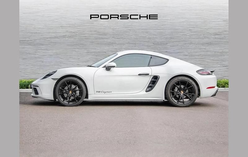 Used Porsche Cayman 296 HP (217 kW) 2019 White Coupe