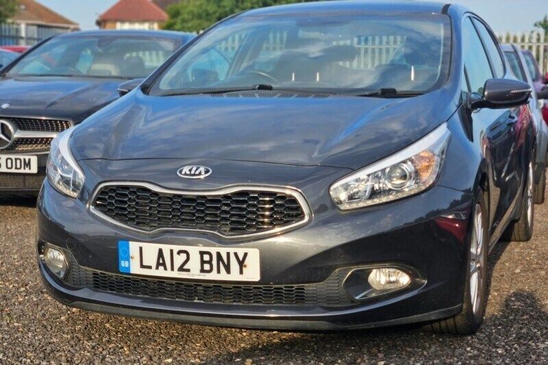 Silver Used 2012 Kia Ceed 3 Hatchback | £2,495 (A bit pricey) - Image 1/1