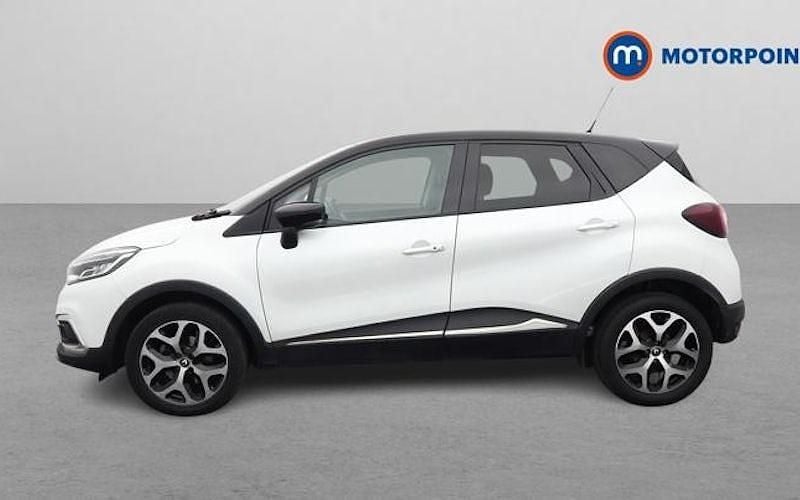 Used Renault Captur Dynamique 90 HP (66 kW) 2017 White/black SUV