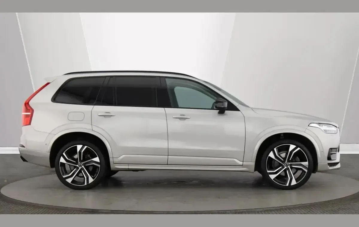 Used Volvo XC90 Ultimate 247 HP (181 kW) 2023 Silver SUV